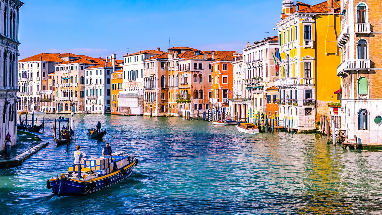 From June 2022, daytrippers to Venice will have to pay up to €10 to enter the canal city