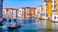 From June 2022, daytrippers to Venice will have to pay up to €10 to enter the canal city