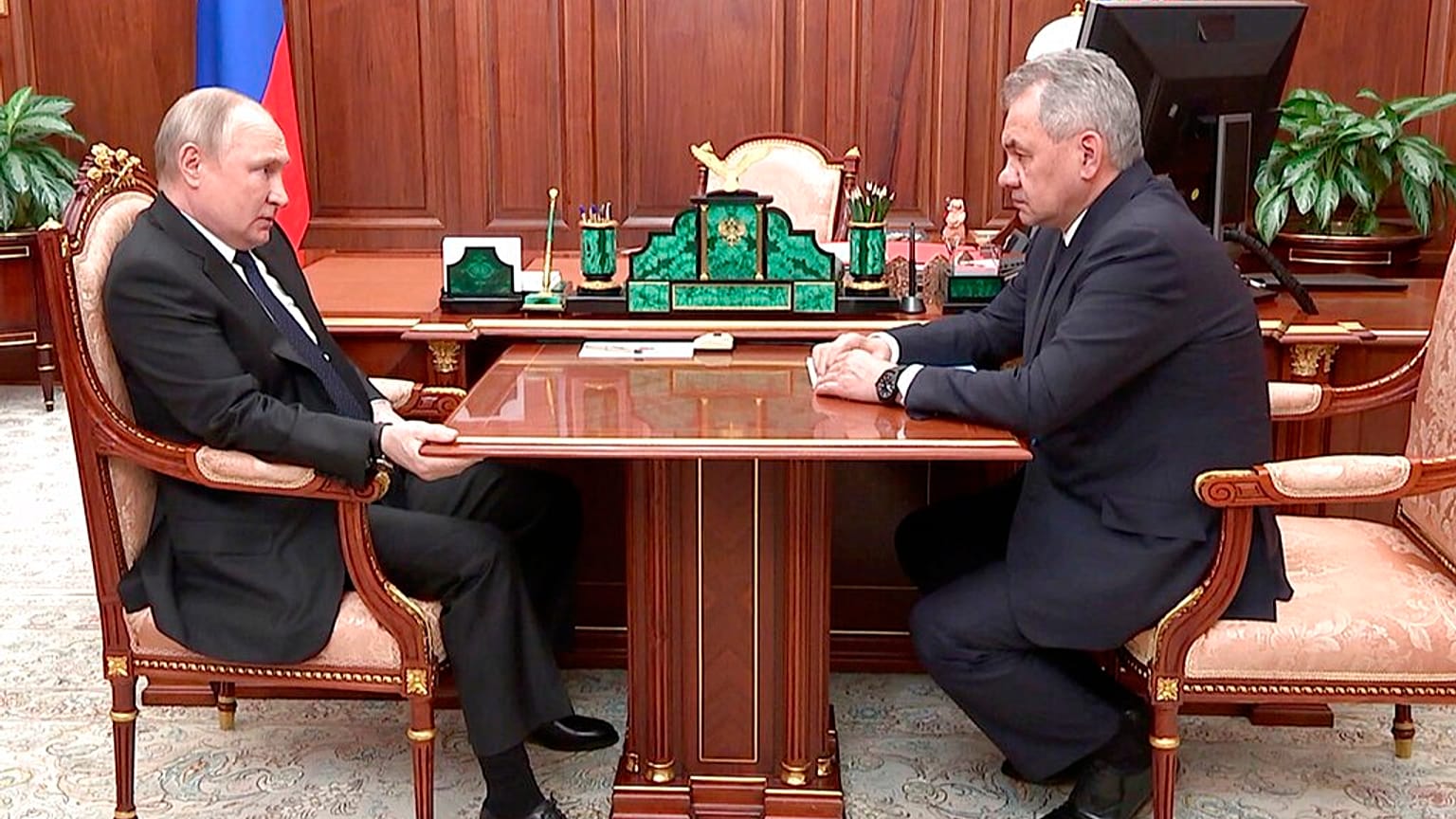 Incontro al Cremlino tra Vladimir Putin e il ministro della Difesa, Sergei Shoigu. (21.4.2022)
