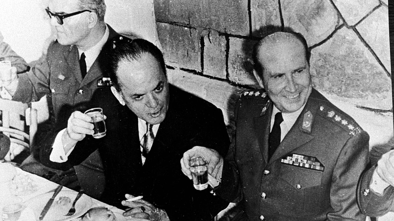 ΠΑΠΑΔΟΠΟΥΛΟΣ ΓΙΩΡΓΟΣ-ΧΟΥΝΤΑ- ΙΩΑΝΝΙΔΗΣ Γ - ΓΚΙΖΙΚΗΣ Φ