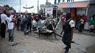 Haiti'de küçük uçağın caddeye düşmesi sonucu 6 kişi hayatını kaybetti