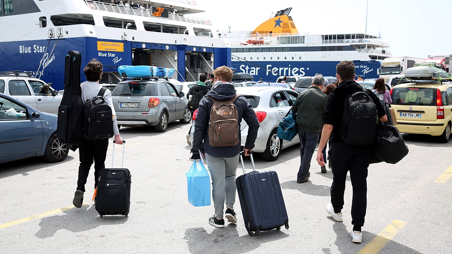 Λιμάνι Πειραιά τη Μεγάλη Πέμπτη