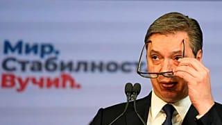Le président serbe lors d'une conférence de presse après avoir revendiqué la victoire à l'élection présidentielle à Belgrade, en Serbie, dimanche 3 avril 2022. 