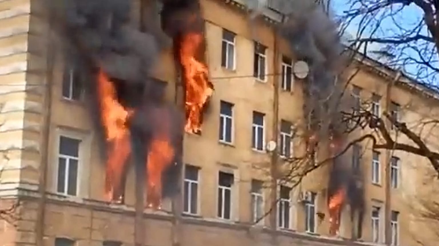 A lángok gyorsan terjedtek