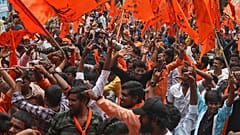 Yeni Delhi'deki Hanuman Jayanti Festivali'ne katılan milleyetçi Hindular