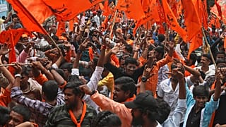 Yeni Delhi'deki Hanuman Jayanti Festivali'ne katılan milleyetçi Hindular