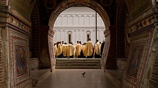 Celebración de una ceremonia de Pascua en Rumanía.