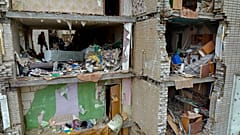 Zerstörtes Wohnhaus in Tschernihiw in der Ukraine