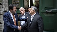 A két politikus megbeszélésük végén a Római Magyar Akadémián 