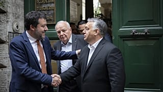 A két politikus megbeszélésük végén a Római Magyar Akadémián 
