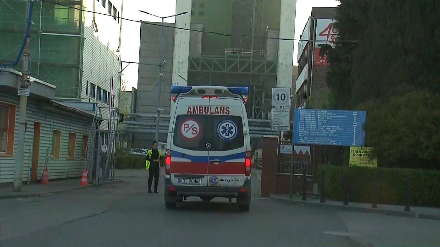 Pudieron salir al exterior, ilesos y por su propio pie, 42 mineros