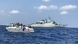 صورة أرشيفية لقارب يقل مهاجرين