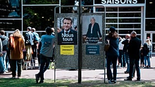 Cartazes da campanha eleitoral em França