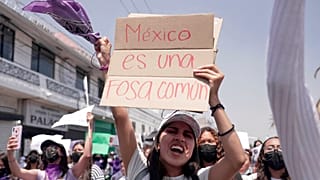 Manifestación contra los feminicidios en México, en Ciudad de México.