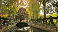 The Medici Fountain is a beautiful, leafy spot in the Luxembourg Gardens.