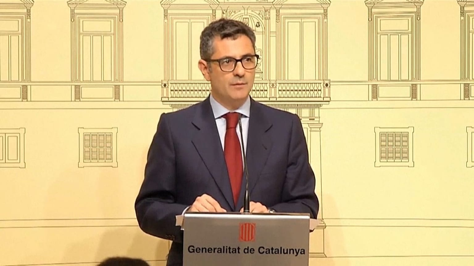 El Ministro de la Presidencia, Félix Bolaños, tras la reunión con su homóloga catalana Laura Vilagrà, este domingo.