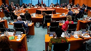مقر المستشارية الألمانية ببرلين، 25 أبريل 2022