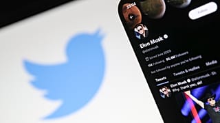 Twitter'dan yapılan açıklamada, şirketin hisse başına 54,2 dolara Musk'a satılmasına yönelik anlaşmanın sağlandığı bildirildi