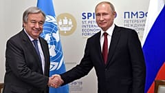 Imagen de archivo de un encuentro entre Guterres y Putin en San Petersburgo en 2017