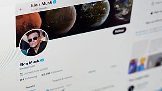 Elon Musk, 44 milyar dolara Twitter'ı satın aldı