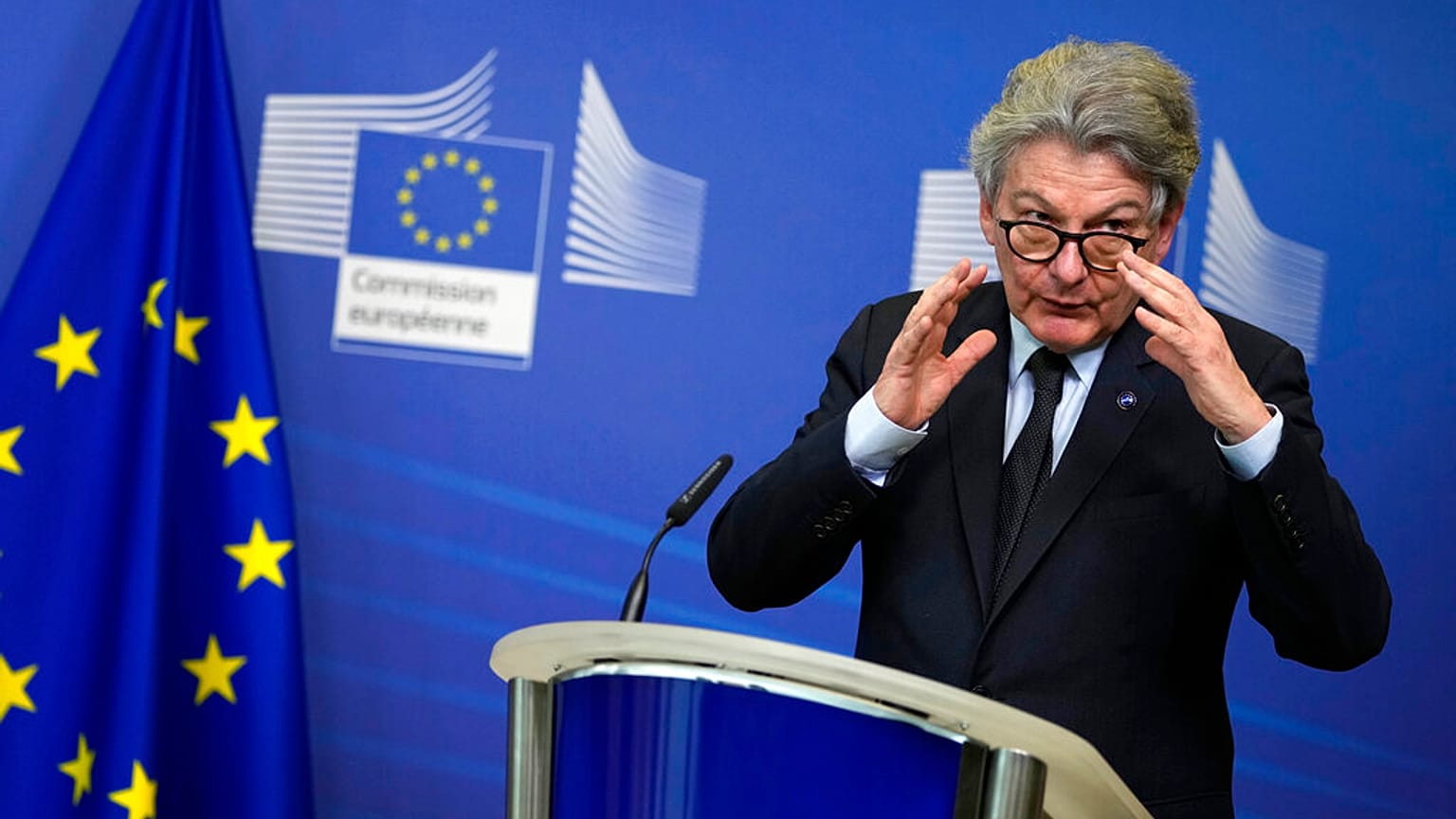 Avrupa Komisyonu'nun iç pazardan sorumlu üyesi Thierry Breton 