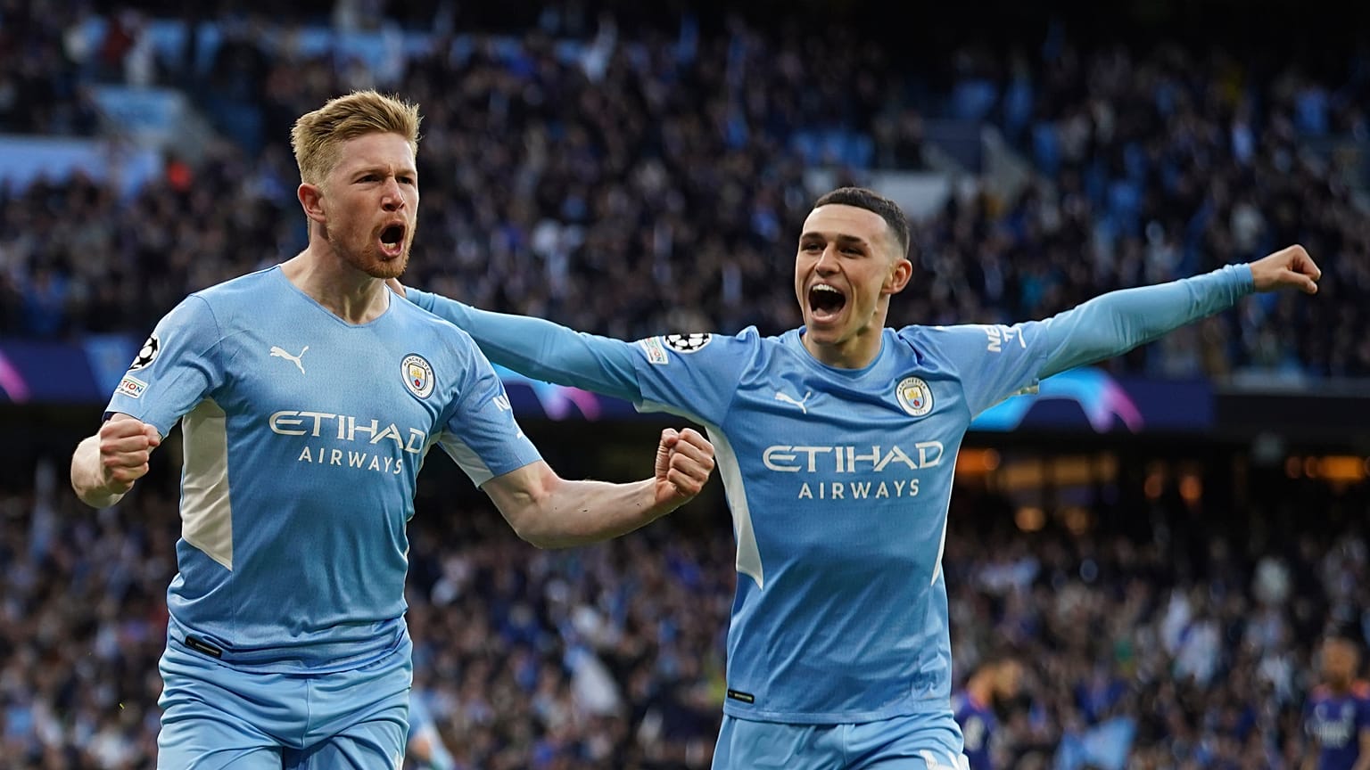 1:0 - Kevin De Bruyne (links im Jubel) schreit seine Entzückung heraus