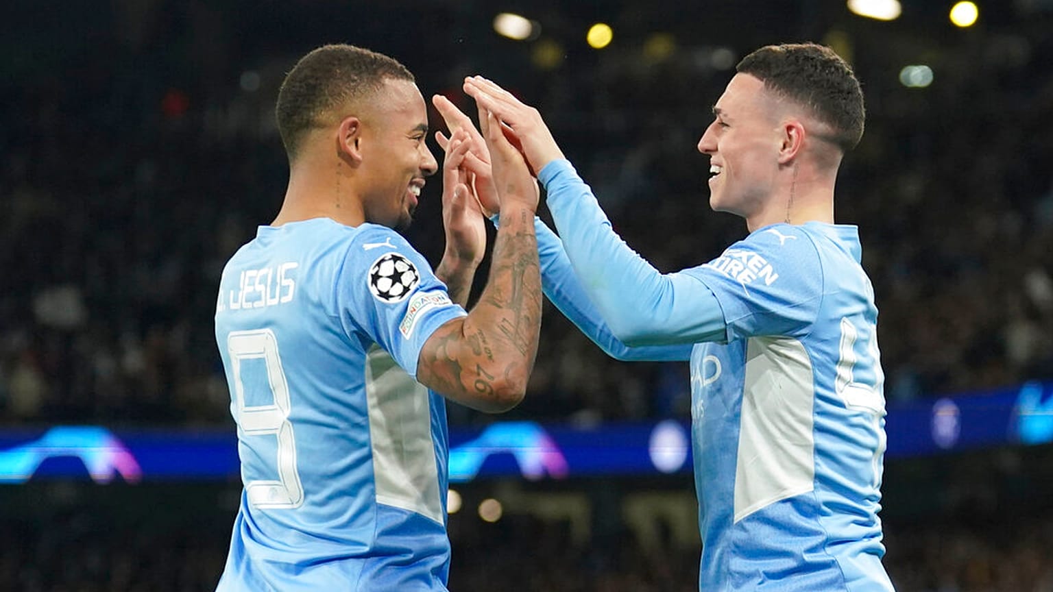 La gioia di Gabriel Jesus e Phil Foden. (Manchester, 26.4.2022)