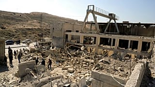 Zona atingida por ataque israelita perto de Damasco, Síria