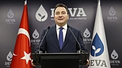 Demokrasi ve Atılım Partisi (DEVA) Genel Başkanı Ali Babacan, partisinin genel seçimlere kendi adı ve logosuyla gireceğini açıkladı