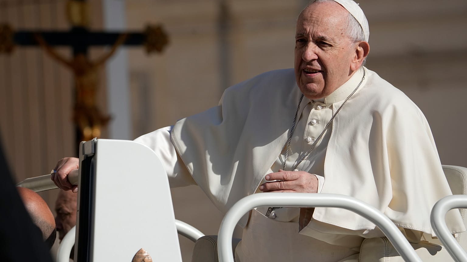 El papa Francisco a su llegada a la audiencia general este miércoles en la plaza San Pedro