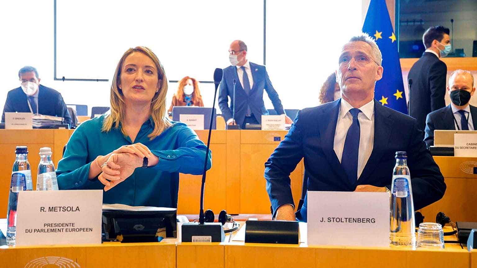 Roberta Metsola és Jens Stoltenberg Brüsszelben