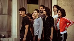 «10: Θέλει καθημερινό πότισμα η ελευθερία μάτια μου»