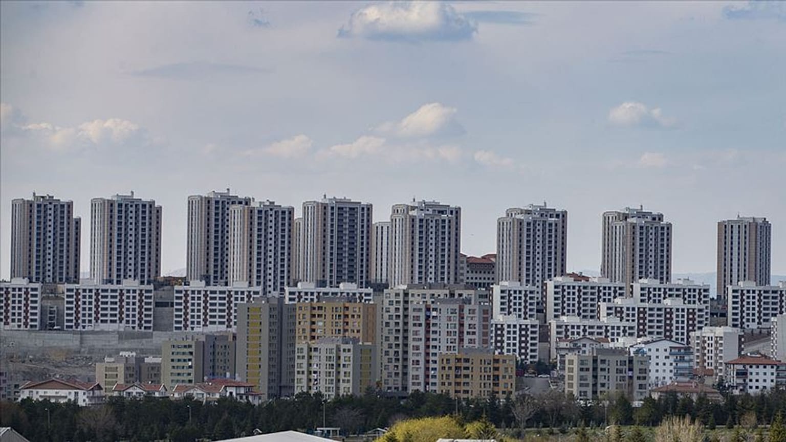 Hızla artan inşaat ve konut satışına rağmen ev sahipliği oranı düşüyor (arşiv)