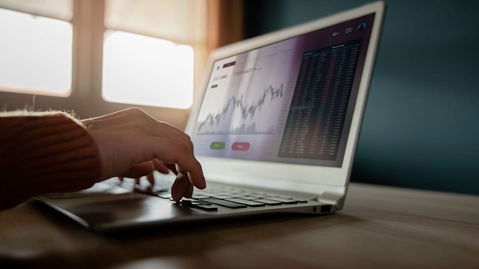 Spanish police have arrested eight people in relation to an online crypto trading academy that they have described as a 'pyramid scheme'.