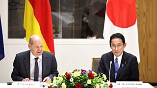 Der deutsche Kanzler Olaf Scholz mit dem japanischen Ministerpräsidenten Fumio Kishida.