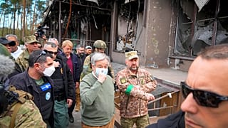 UN-Generalsekretär Antonio Guterres in einem Vorort von Kiew in der Ukraine