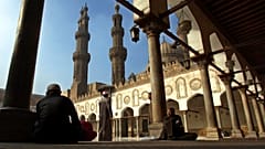 أثناء صلاة ظهر الجمعة في الجامع الأزهر في القاهرة، مصر، 28 ديسمبر / كانون الأول 2012