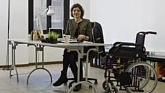 Lavoratrice con la sclerosi multipla