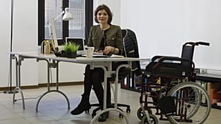 Lavoratrice con la sclerosi multipla