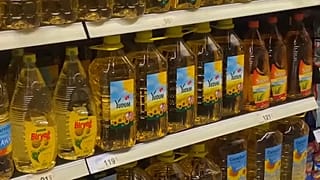 Ist in vielen Supermärkten vergriffen: Pflanzenöl.
