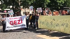 Paris'te Gezi Parkı davasında verilen mahkumiyet kararları protesto edildi
