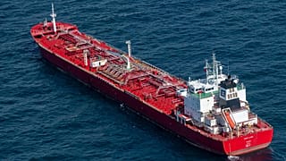 Luftaufnahme der Sunny Liger in der Nordsee beibei IJmuiden vor Anker (am 30. April 2022)