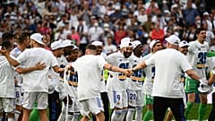 لاعبو ريال مدريد يحتفلون بالفوز على إسبانيول في الدوري الإسباني 