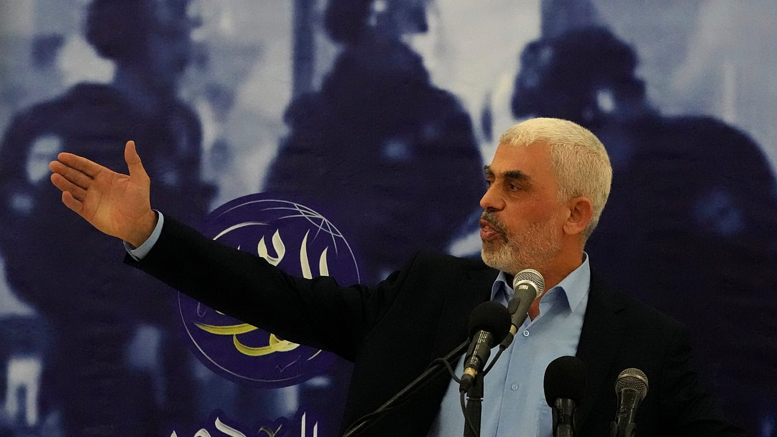 Yahya Sinvar, Gazze Şeridi'nde düzenlenen bir mitingde halka sesleniyor, 30 Nisan 2022