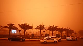 اصفة ترابية شديدة في العاصمة العراقية بغداد- 1 مايو 2022.