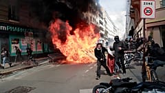 Ausschreitungen bei Protesten in Paris