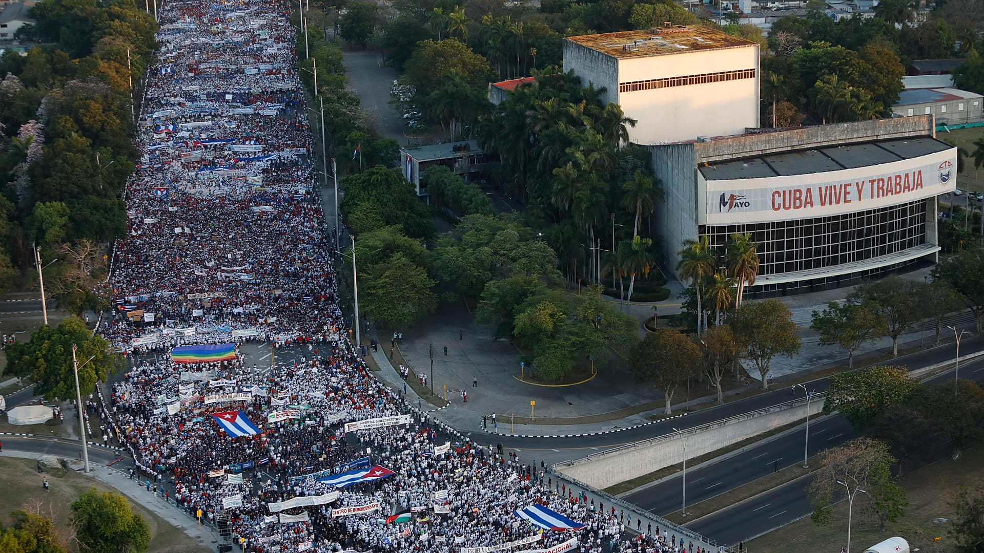 El desfile del Primero de Mayo regresa a Cuba con un masivo acto ...
