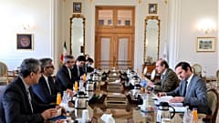 گفتگوی انریکه مورا در تهران با مقام‌های ایرانی