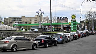 Очередь на автозаправочной станции в Киеве. 30 апреля 2022 года