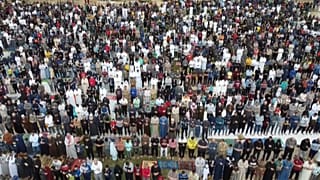 Muçulmanos festejam fim do Ramadão. -
